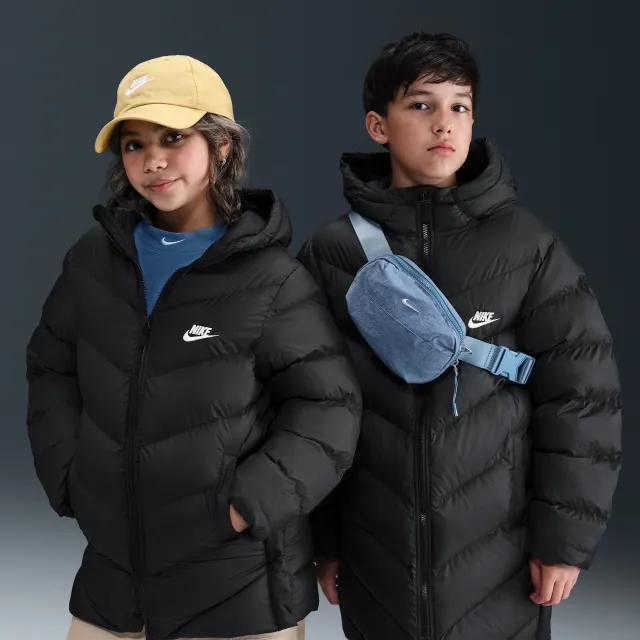 Nike Sportswear All Day Play Older Kids' Therma-FIT Loose-Fit Puffer Jacket - Black - Polyester