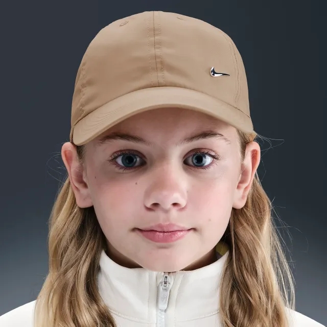 Nike Dri-FIT Club Kids' Unstructured Metal Swoosh Cap - Brown - Recycled Polyester