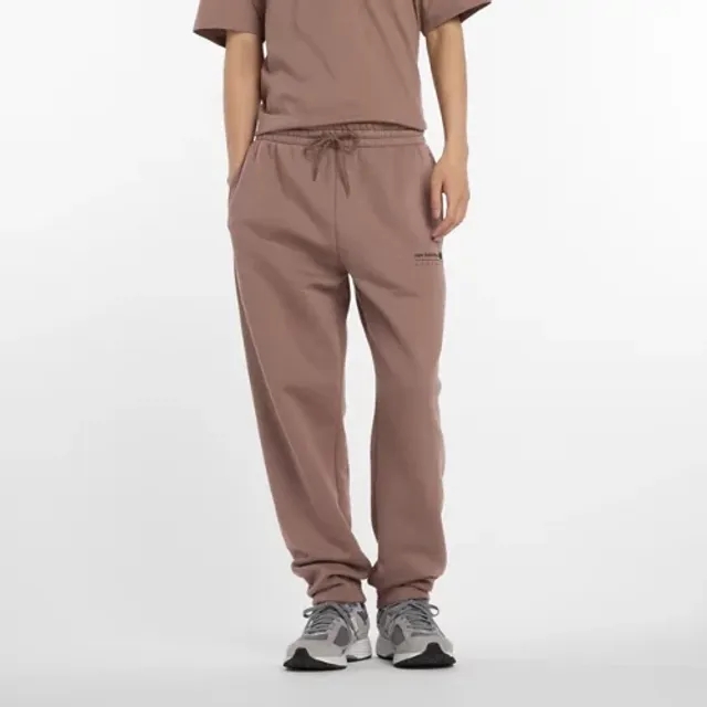 New Balance Men's Linear Graphic Fleece Pant in Brown Poly Fleece
