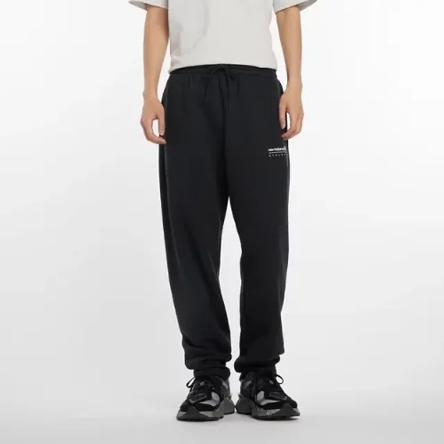 New Balance Men's Linear Graphic Fleece Pant in Black Poly Fleece
