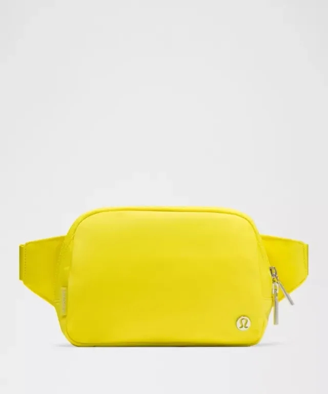 lululemon – Everywhere Belt Bag Large 2L – Color Yellow/Neon