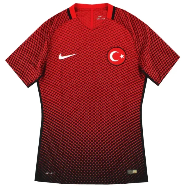 2016-17 Turkey Nike Authentic Home Shirt *As New* M - Turkey / As New 