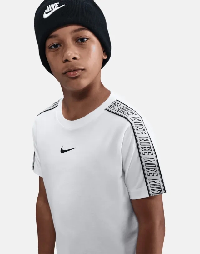 Nike Older Kids Repeat T-Shirt in White 