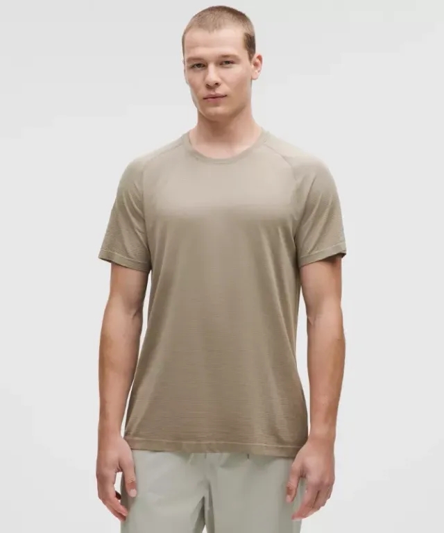lululemon – Men's Metal Vent Tech Short-Sleeve Shirt – Color Grey – Size L