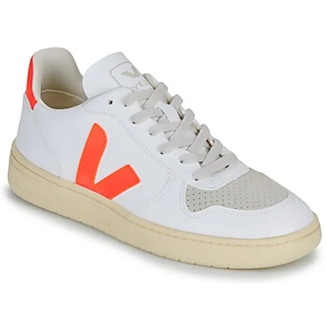 Veja  V-10  women's Shoes (Trainers) in White