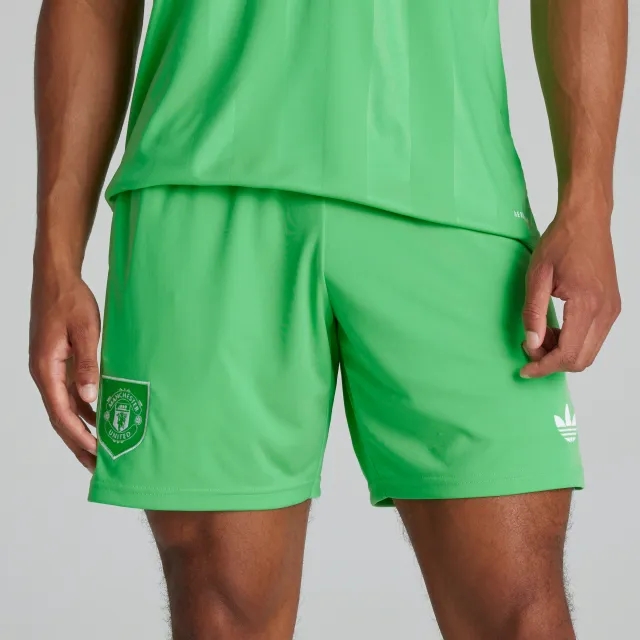 Manchester United 25/26 Mens Goalkeeper Shorts Green
