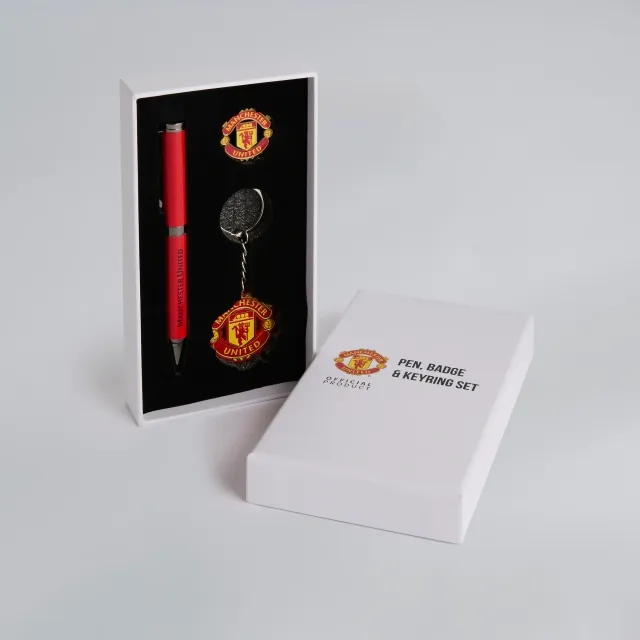Manchester United Pen, Badge and Keyring Set Red