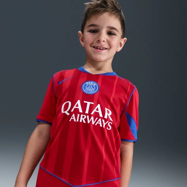 Paris Saint-Germain 2025/26 Stadium Third Older Kids' Nike Dri-FIT Total 90 Football Replica Shirt - Red - Polyester
