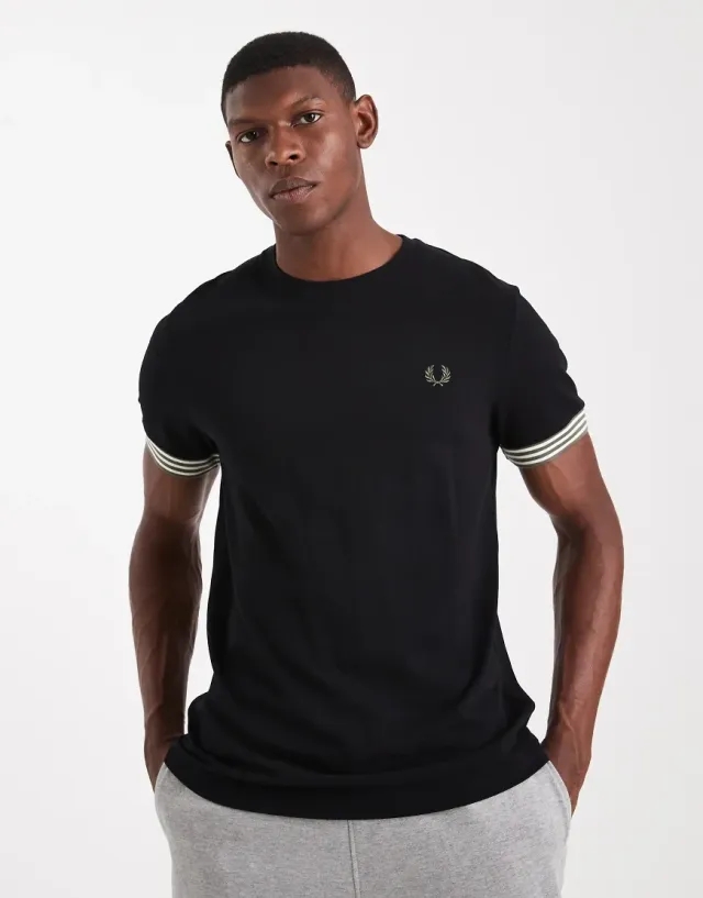 STRIPED CUFF T-SHIRT