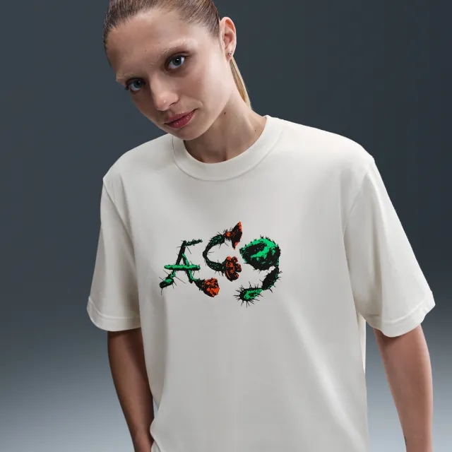Nike ACG Women's Graphic T-Shirt - Brown - Polyester/Cotton