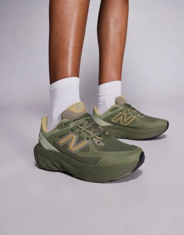 New Balance Men's 800 in Green Mesh