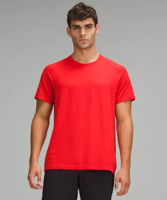 lululemon – Men's Metal Vent Tech Short-Sleeve Shirt – Color Red – Size XL