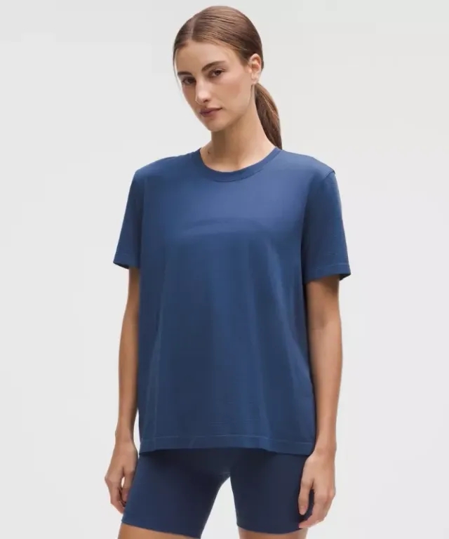 lululemon – Women's Swiftly Relaxed Short-Sleeve Shirt Fit – Color Blue – Size 2