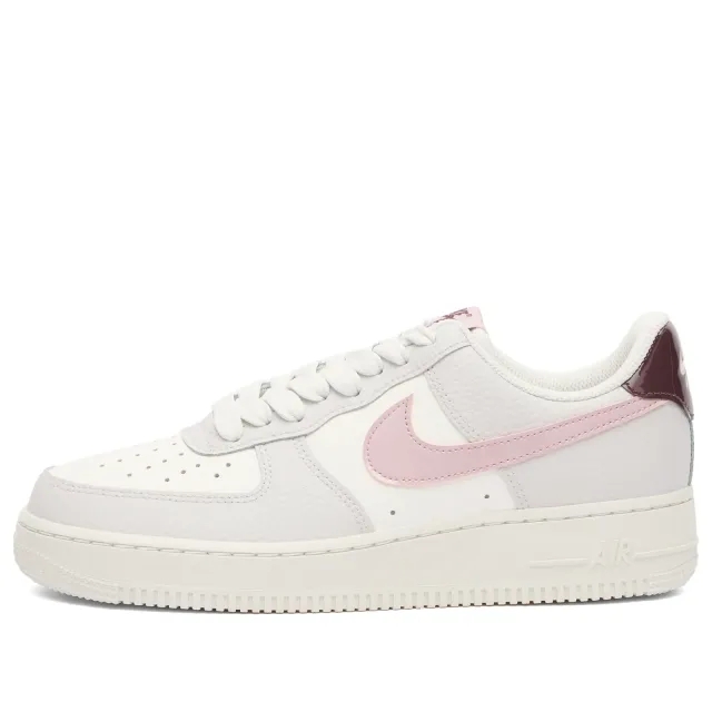 Nike Women's Air Force 1 '07 Se Emea Sneaker White/Plum/Burgundy