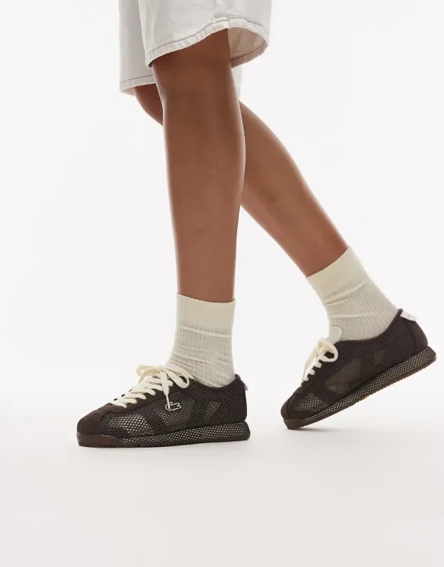 Lacoste Women’s Club-Low Sneakers - Dark Brown / Gum