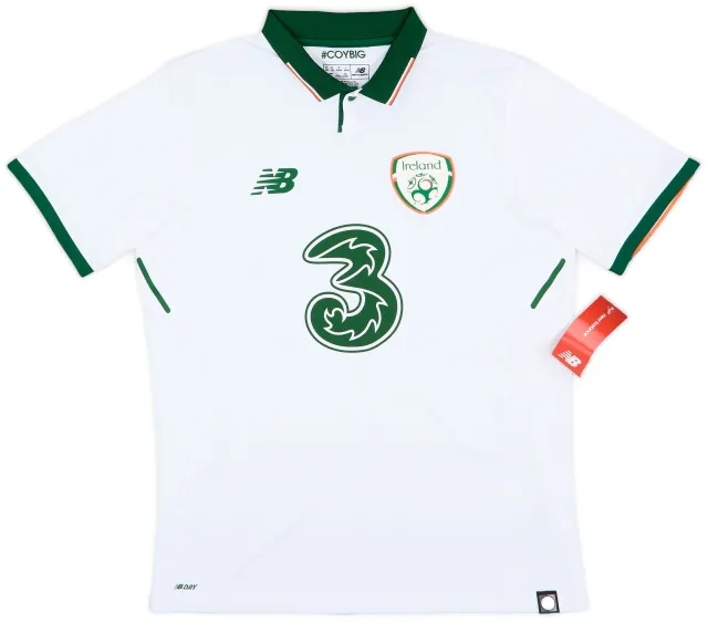 2017-18 Ireland Away Shirt (M)
