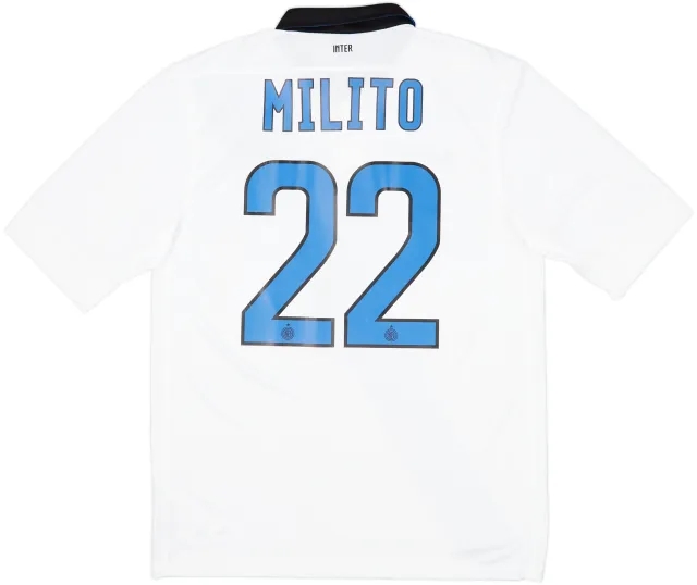 2011-12 Inter Milan Away Shirt Milito #22 (M)