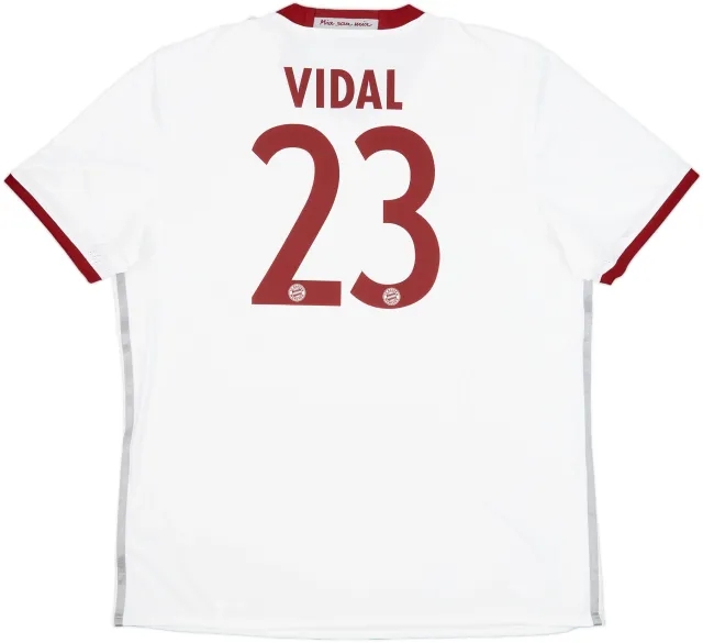 2016-17 Bayern Munich Third Shirt Vidal #23 (XL)