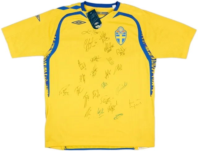 2007-09 Sweden Squad Signed Home Shirt (XL)
