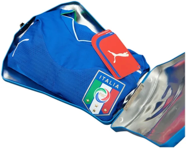 2010-12 Italy Limited Edition Authentic Home Shirt 5616/7860 (L)