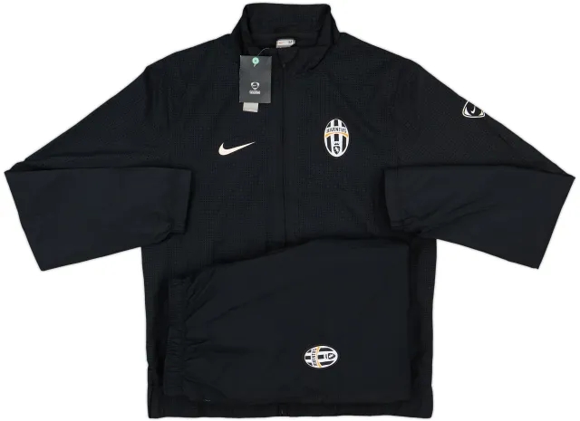 2009-10 Juventus Nike Tracksuit (M)