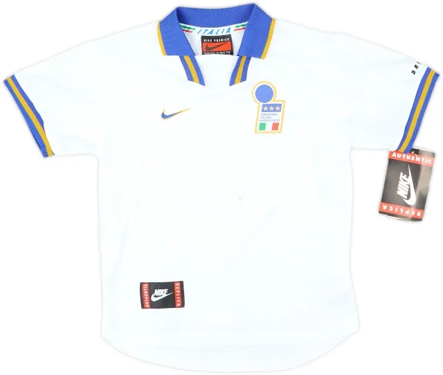 1996-97 Italy Away Shirt (M.Boys)