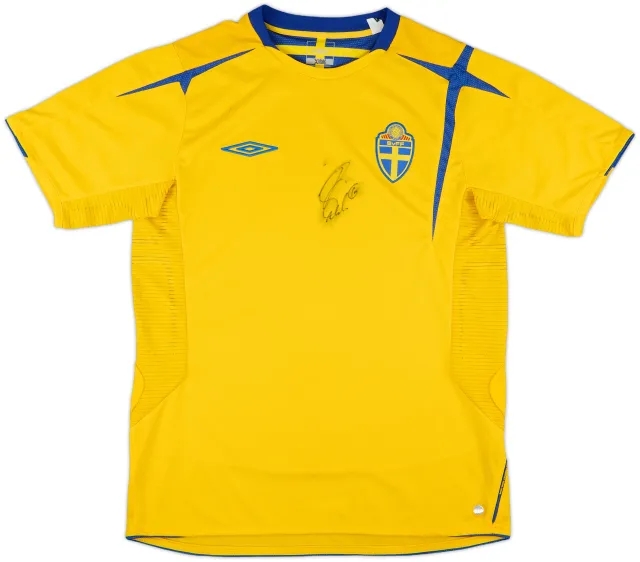 2005-06 Sweden Signed Home Shirt - 8/10 - (M)