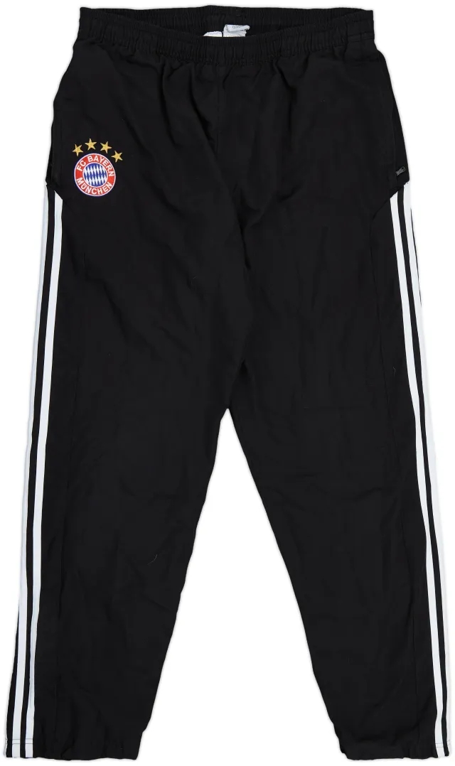 adidas Bayern Munich Mens Home Shorts 2011/12