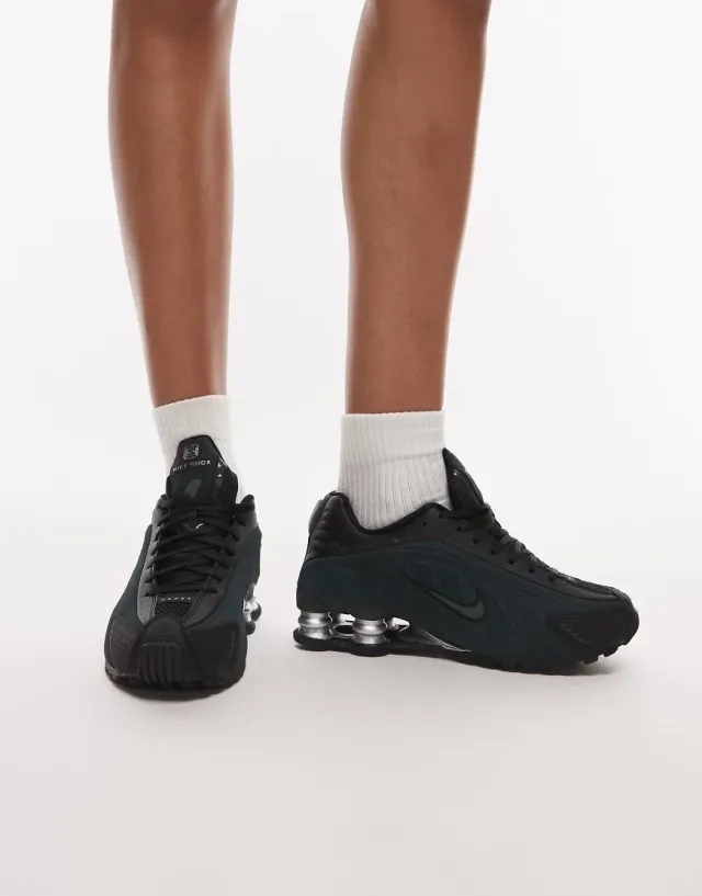 Nike Shox R4 Trainers In Black And Dark Green