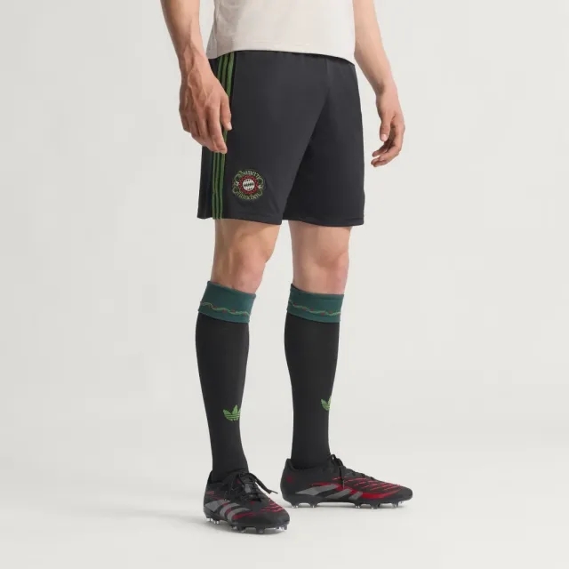 adidas FC Bayern 25/26 Wiesn Shorts