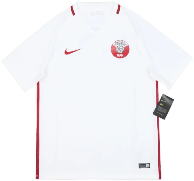 2016 Qatar Away Shirt (M)
