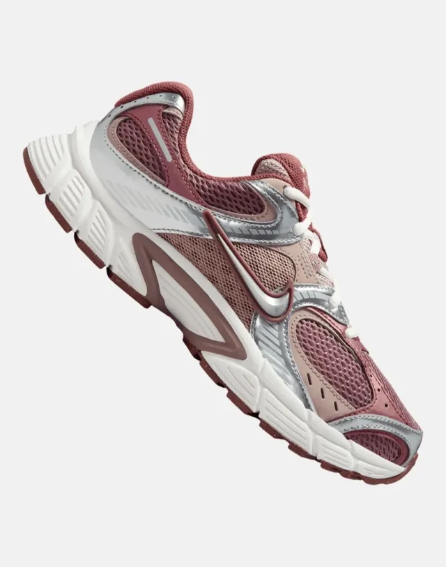 Women's Nike V5 Rnr Trainers in Red/Silver 