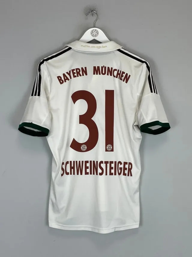 2013/14 BAYERN MUNICH SCHWEINSTEIGER #31 AWAY SHIRT (M) ADIDAS | CULT KITS