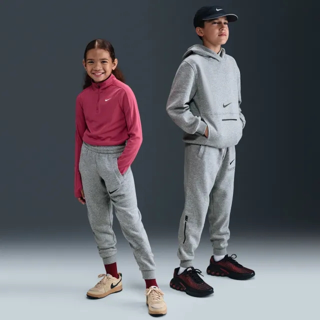Nike Sportswear Club Fleece Older Kids' Joggers - Grey - Cotton/Polyester