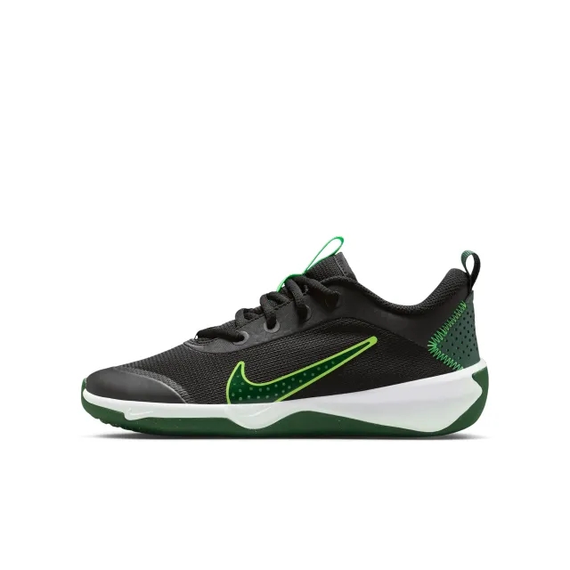 Nike Omni Multi-Court Older Kids' Indoor Court Shoes - Black - Recycled Content Minimum