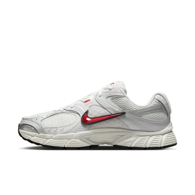 Nike V5 RNR Men's Shoes - White - Recycled Content Minimum