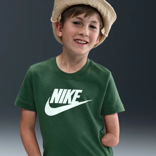 Nike Sportswear Older Kids' T-Shirt - Green