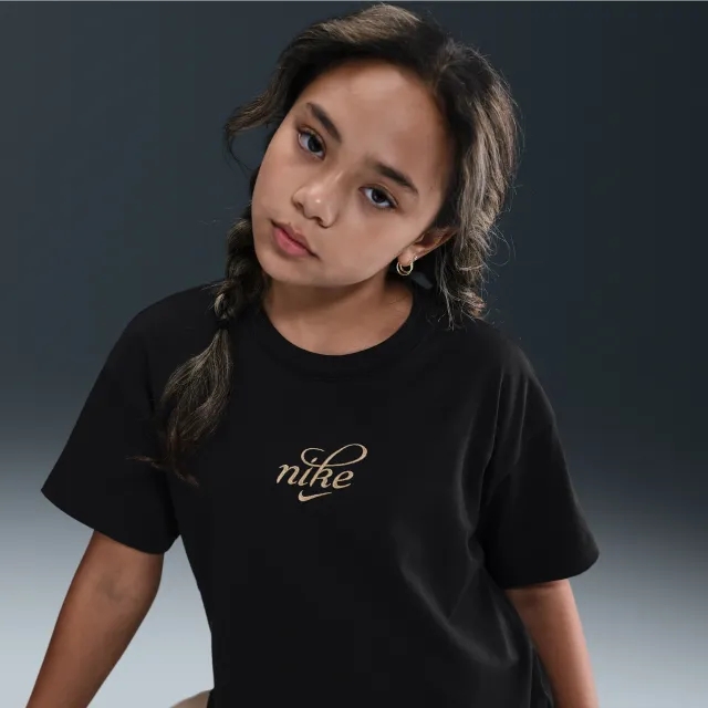 Nike Sportswear Older Kids' (Girls') T-Shirt - Black