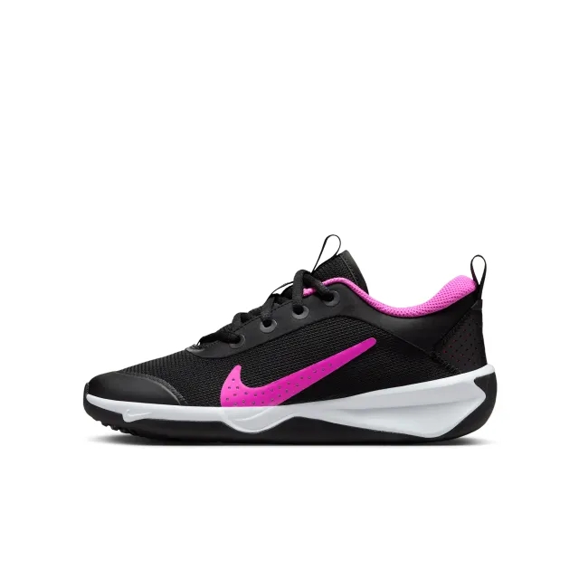Nike Omni Multi-Court Older Kids' Indoor Court Shoes - Black - Recycled Content Minimum