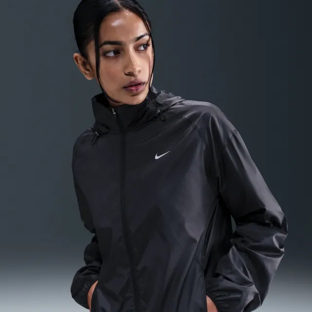 Nike Tempo Women's Repel Running Jacket - Black - Sustainable Materials