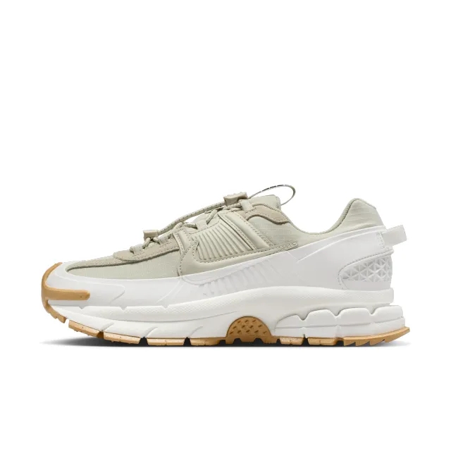 Nike Zoom Vomero Roam Women's Winterized Shoes - White